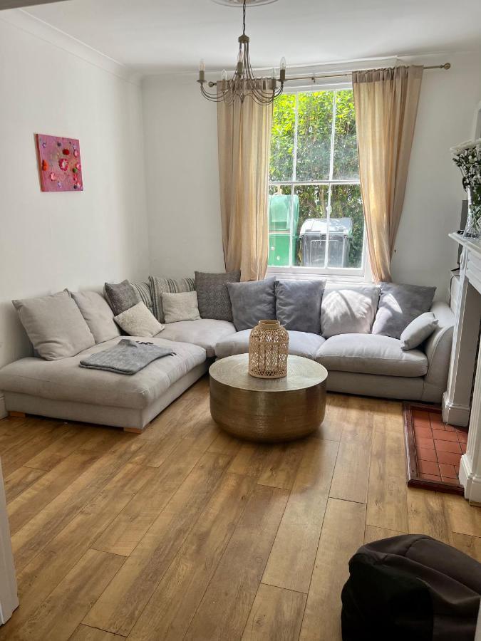Family With Garden In The Heart Of Hampstead London