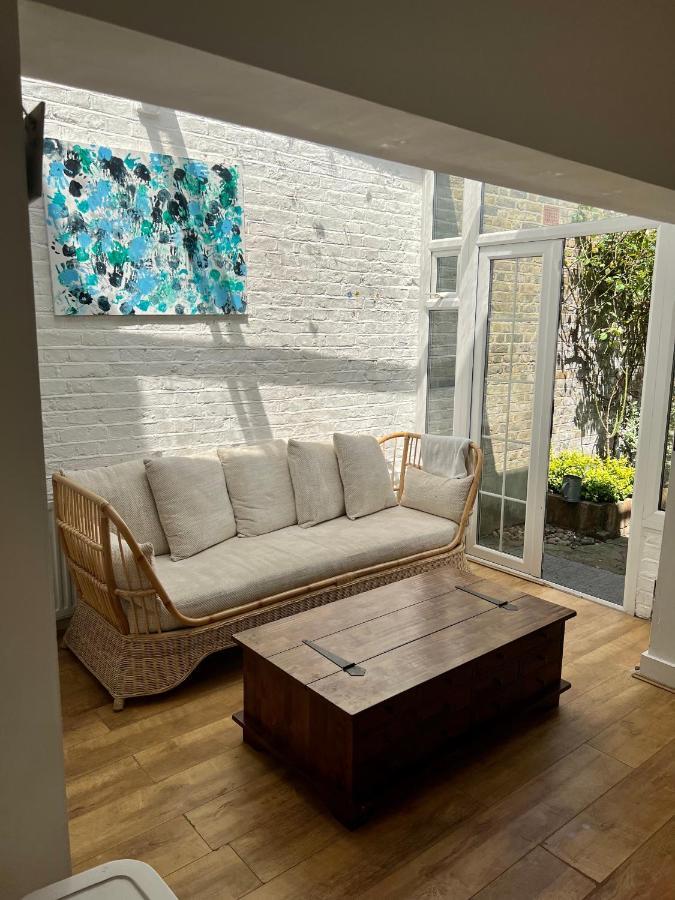 Family With Garden In The Heart Of Hampstead London